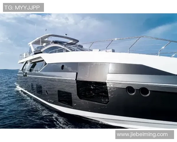 足球明星奢华度假生活揭秘享受阳光海滩与私人游艇的完美时光