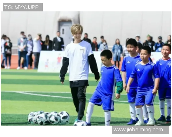 足球明星积极回馈社会向祖国捐款助力体育发展与公益事业 足球明星积极回馈社会向祖国捐款助力体育发展与公益事业