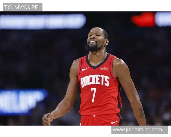 全明星篮球赛聚焦男明星球员的精彩表现与背后故事